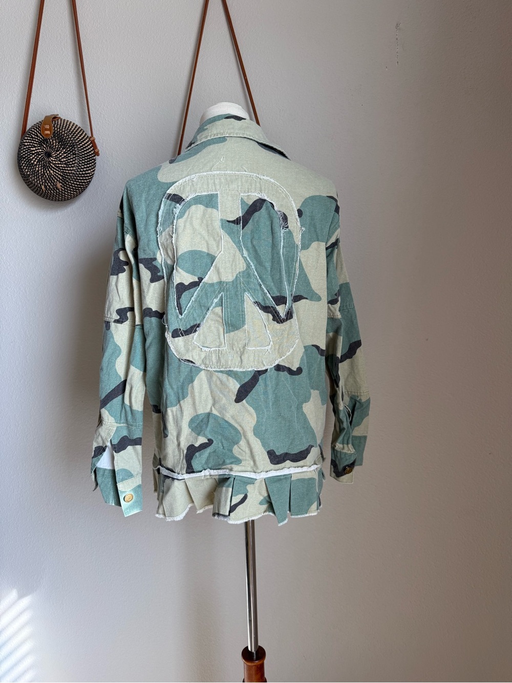 Camouflage Peace Ruffle Button Jacket, Size Large - Picture 4 of 5